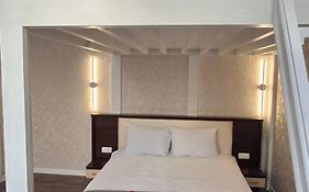 Vinnytsia City Center Guest House